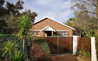 4 Bedroom House in Loerie Park