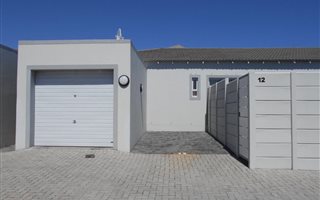 3 Bedroom Townhouse in Tableview
