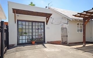 1 Bedroom Garden Cottage in Franklin Roosevelt Park