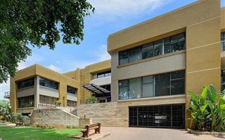 400 m² Commercial space in Parktown