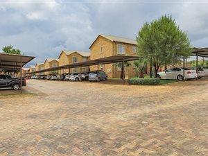 3 Bed Townhouse in Strubens Valley