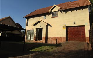 4 Bedroom House in Equestria
