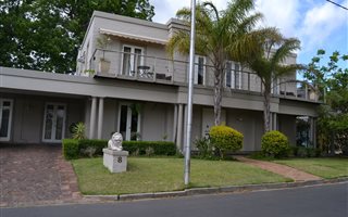 4 Bedroom House in Paarl Central East