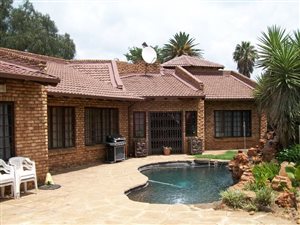 3 Bedroom House in Denneoord