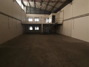 440 m² Industrial space in Airport Industria