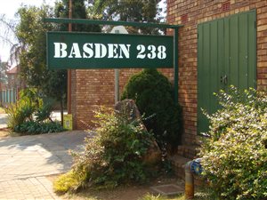 1 Bed Apartment in Die Hoewes
