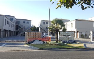 2 Bedroom Apartment in Parklands