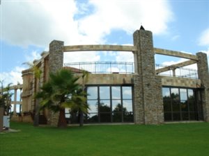 6 Bed Cluster in Miravaal