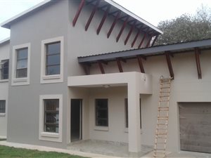 4 Bed House in Golden Acres Estate