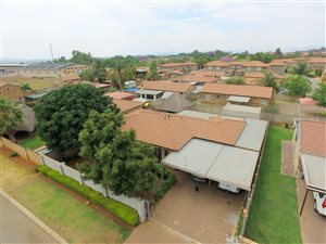 4 Bed House in Waterval East