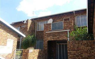 2 Bedroom Apartment in Zwartkop
