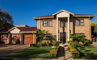 4 Bedroom House in Glen Erasmia