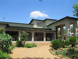 5 Bed House in Kameelfontein and surrounds