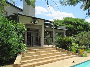5 Bed House in Kameelfontein and surrounds