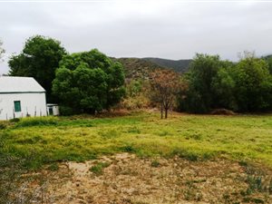 1526 m² Land available in De Rust