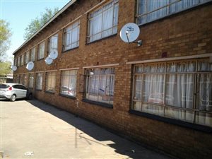 2 Bed Apartment in Vereeniging Central