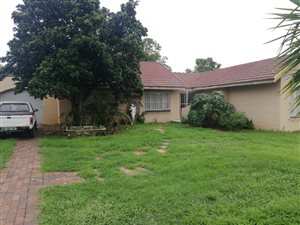 4 Bed House in Roosheuwel