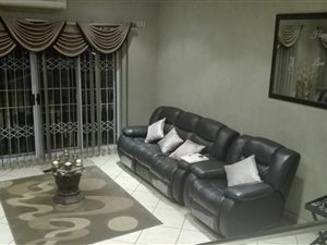 3 Bed Simplex in Eastbury