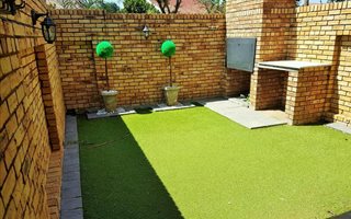 2 Bedroom Townhouse in General Alberts Park