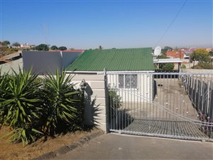 3 Bed Townhouse in Stonebridge