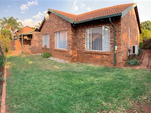 4 Bed Townhouse in Wierda Glen