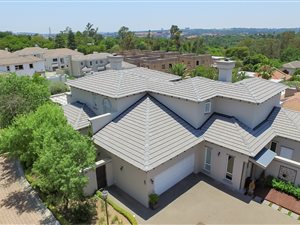 4 Bedroom House in Bryanston