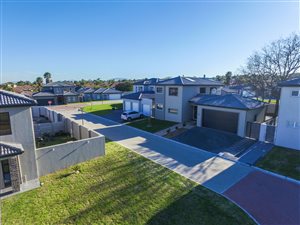 3 Bed House in Protea Heights