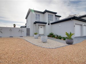 3 Bed House in Protea Heights