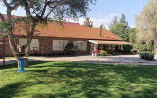 4 Bedroom House in Halfway House