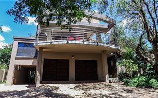 5 Bedroom House in Moreleta Park