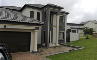 4 Bedroom House in Olympus AH
