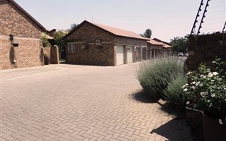 2 Bedroom Duplex in Zwartkop