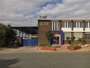 1150 m² Industrial space in Benrose