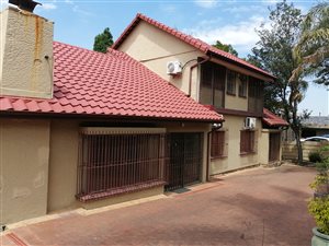 350 m² Commercial space in Dowerglen