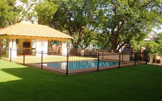 2 Bedroom Flat in Muckleneuk