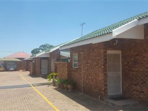 2 Bed House in Nigel Central