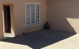 3 Bedroom House in Thatchfield