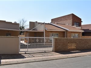4 Bed House in Diepkloof