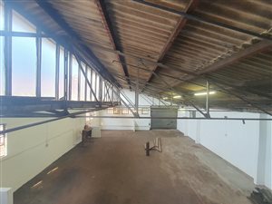 429 m² Industrial space in Jacobs