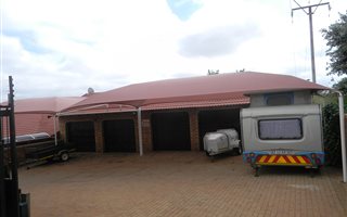 4 Bedroom House in Westonaria