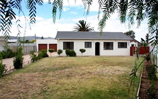 3 Bedroom House in Bothasig