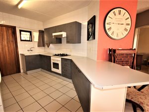2 Bed Apartment in Sunninghill