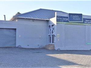 196 m² Retail Space in Vincent