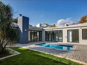 4 Bed House in Parkhurst