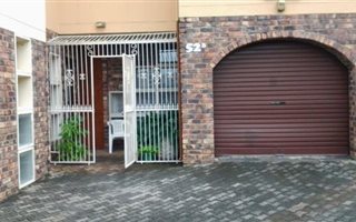 3 Bedroom Townhouse in Quigney