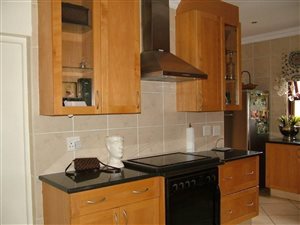 4 Bed House in Midfield Estate