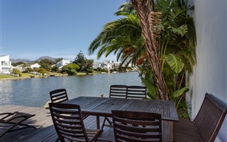 4 Bedroom House in Marina Da Gama