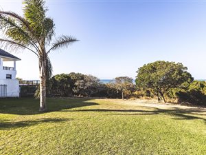 569 m² Land available in Beacon Bay