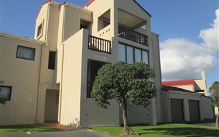 2 Bedroom Apartment in Greenways