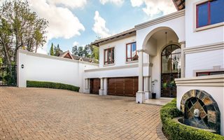 5 Bedroom Cluster in Bryanston